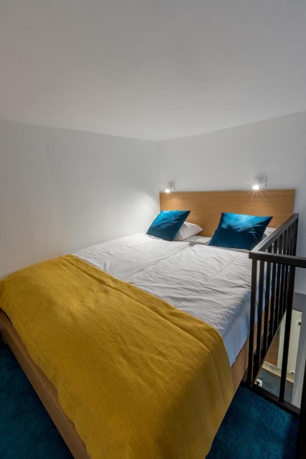 Aparthotel Tcz Wozna à Poznań Extérieur photo